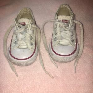 ⭐️Converse - Infant Chuck Taylor Sneakers - GUC⭐️